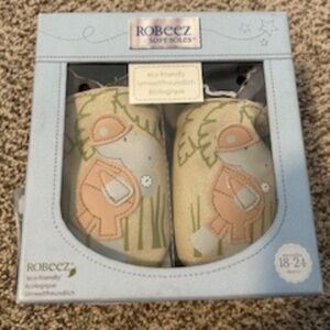 Robeez boys safari hippo creamsize 18-24